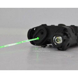 FMA AN/PEQ-15 laser verde con linterna BK